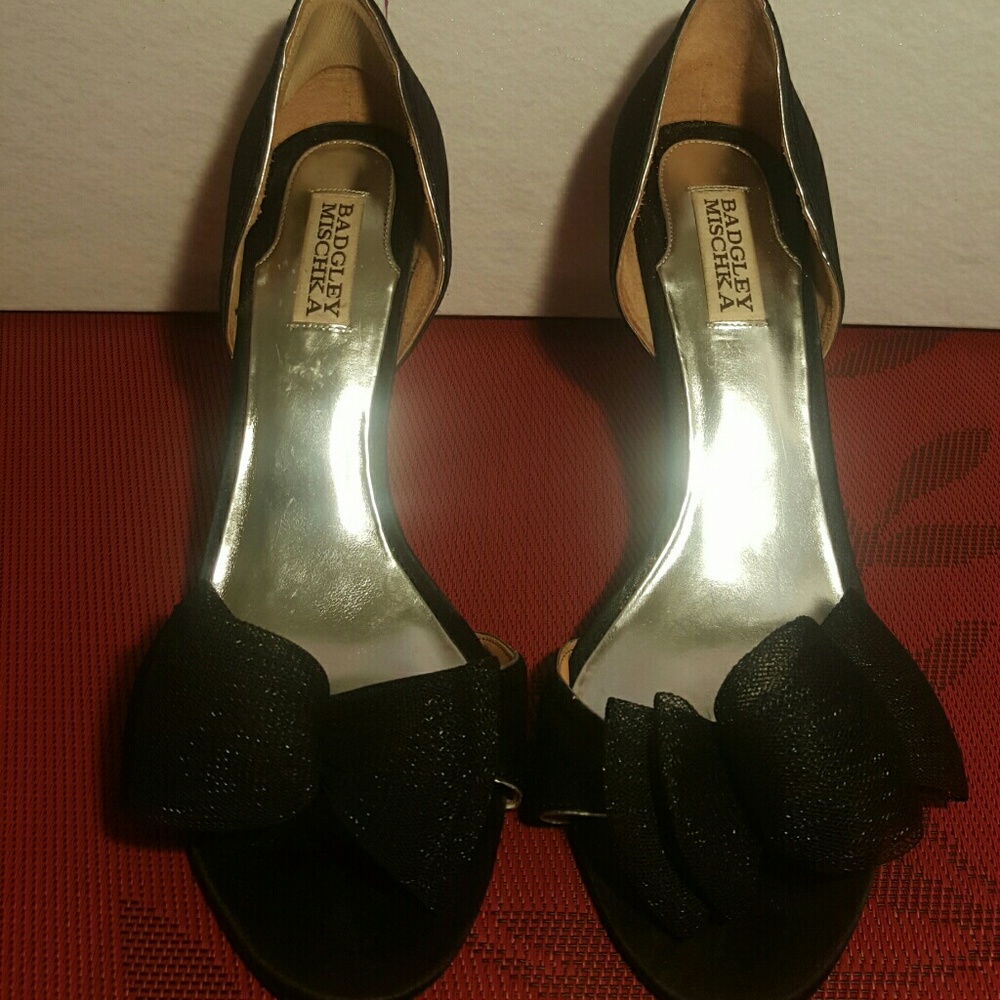 Badgley Mischka Black Satin Heels